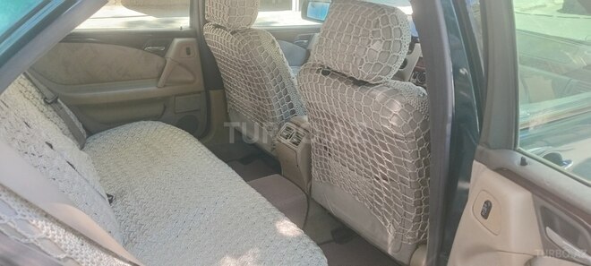 Mercedes E 280 4MATIC-8