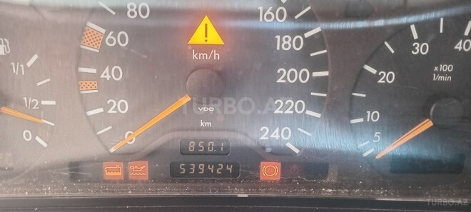 Mercedes E 280 4MATIC-10