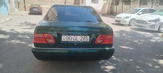 Mercedes E 280 4MATIC-2