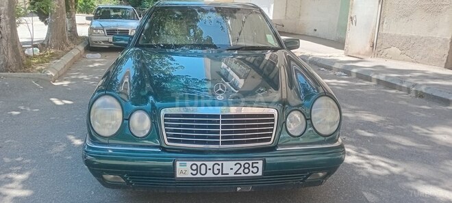 Mercedes E 280 4MATIC-1