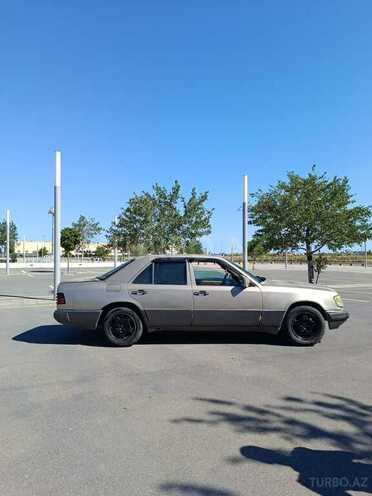 Mercedes E 220-7