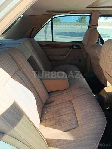 Mercedes E 220-9