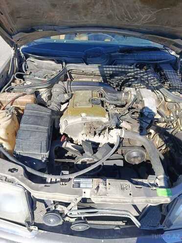 Mercedes E 220-4