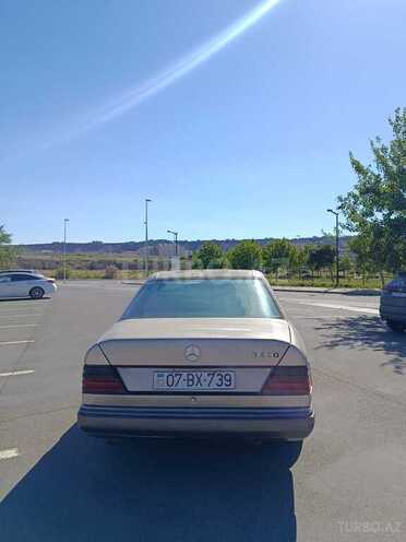 Mercedes E 220-2