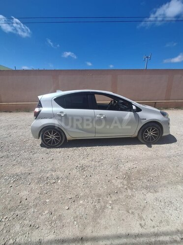 Toyota Aqua-5