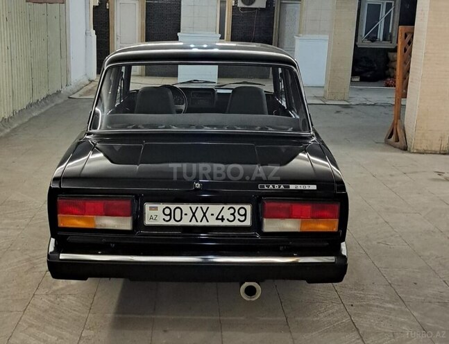 LADA (VAZ) 2107-2