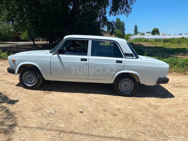 LADA (VAZ) 2107-2