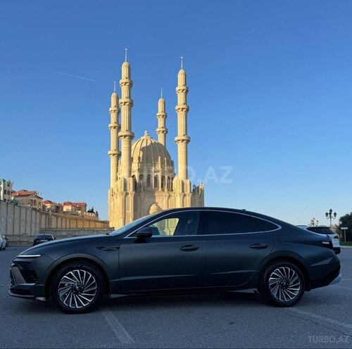 Hyundai Sonata-4