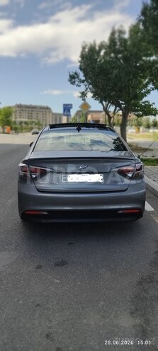Hyundai Sonata-4