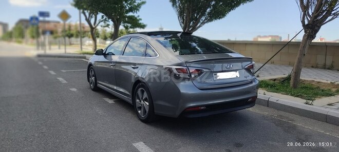 Hyundai Sonata-5