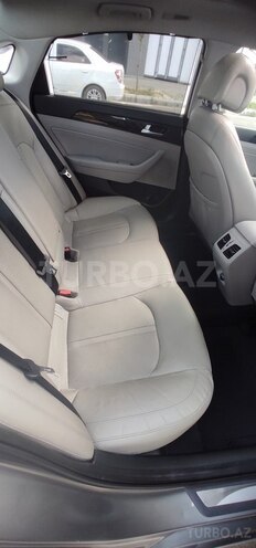 Hyundai Sonata-11