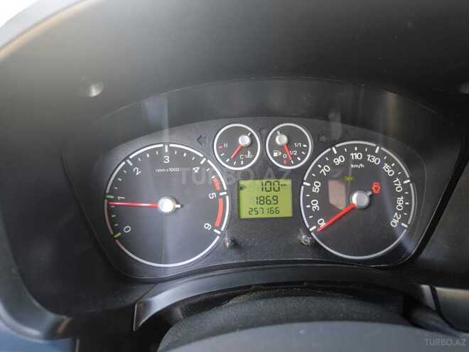 Ford Tourneo Connect-8