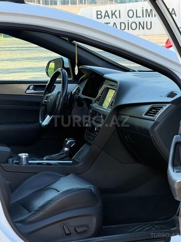 Hyundai Sonata-17