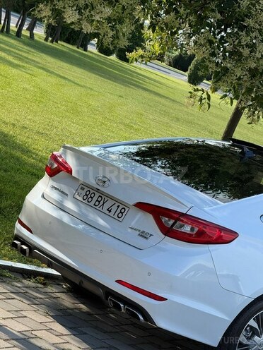 Hyundai Sonata-12