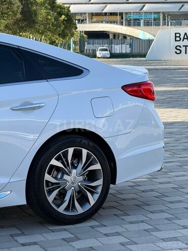 Hyundai Sonata-14