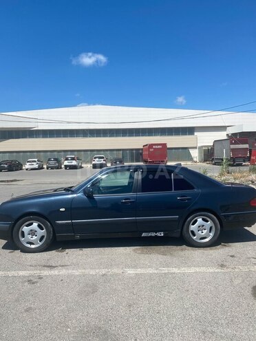 Mercedes E 230-4