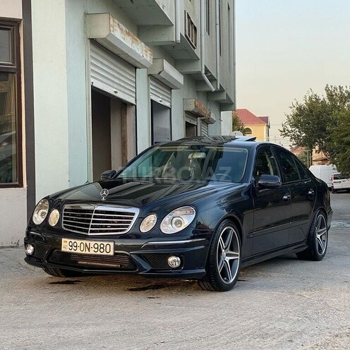 Mercedes E 220-1