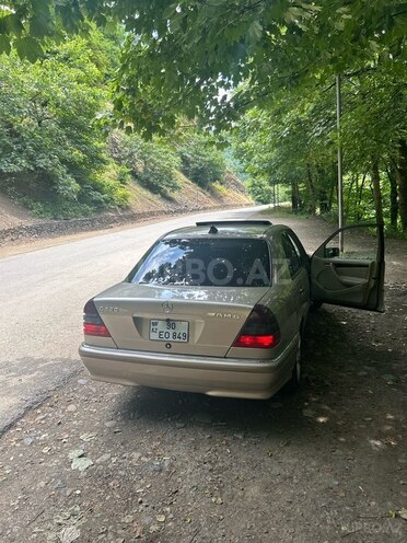 Mercedes C 230-3