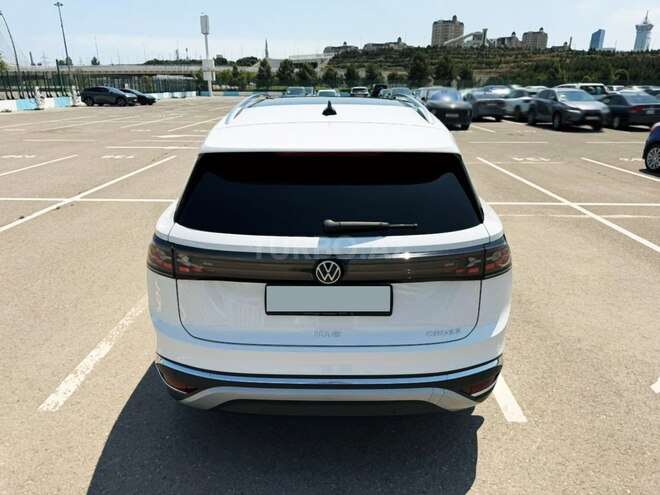 Volkswagen ID.6 Crozz-2