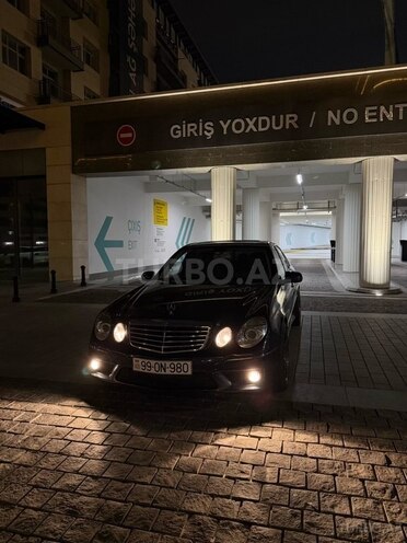 Mercedes E 220-11
