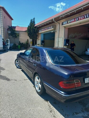 Mercedes E 220-4