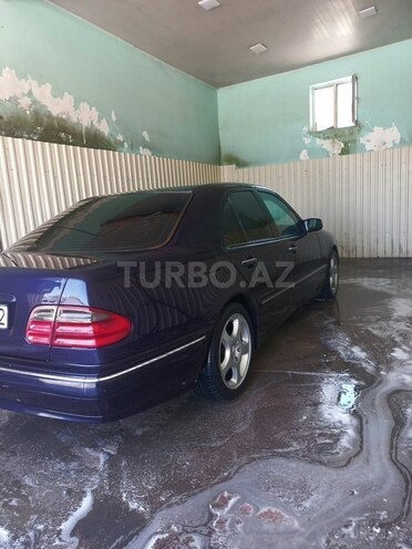 Mercedes E 220-3