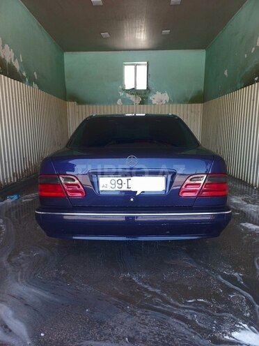 Mercedes E 220-6