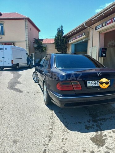 Mercedes E 220-2