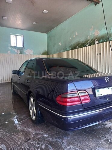 Mercedes E 220-5