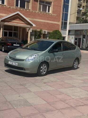Toyota Prius-4