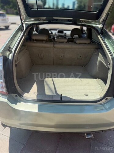 Toyota Prius-7