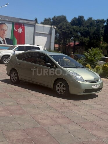 Toyota Prius-5