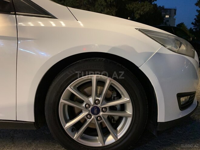 Ford Focus-6