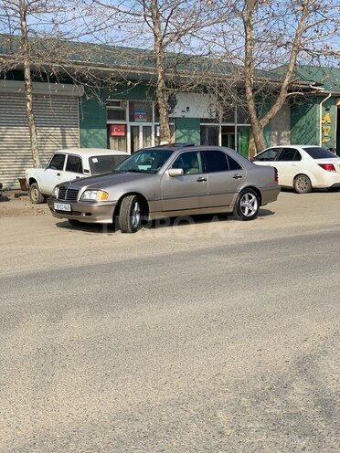 Mercedes C 230-12