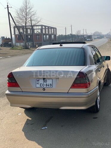 Mercedes C 230-11