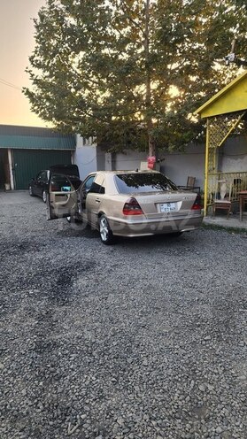 Mercedes C 230-8