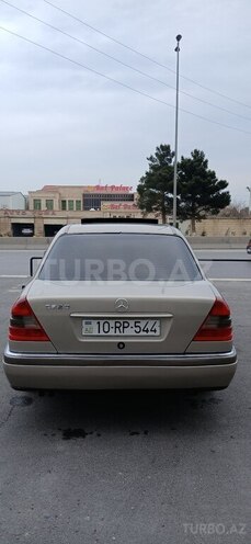 Mercedes C 220-2