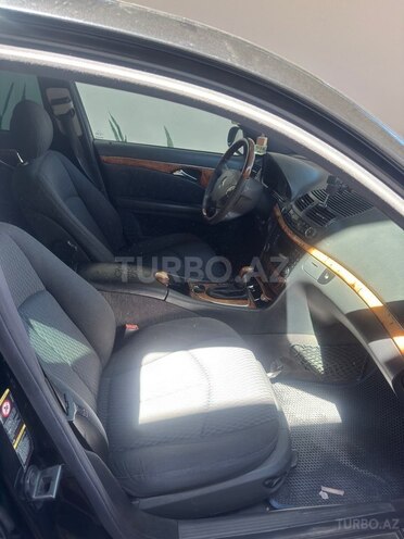Mercedes E 240-5