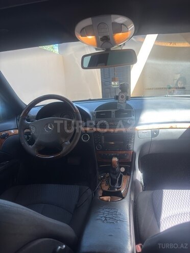 Mercedes E 240-4