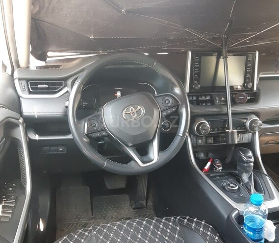 Toyota RAV4-4