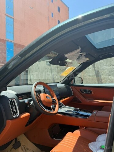 Geely Galaxy M9-4