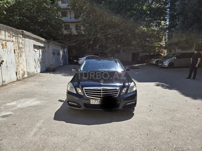 Mercedes E 220-1