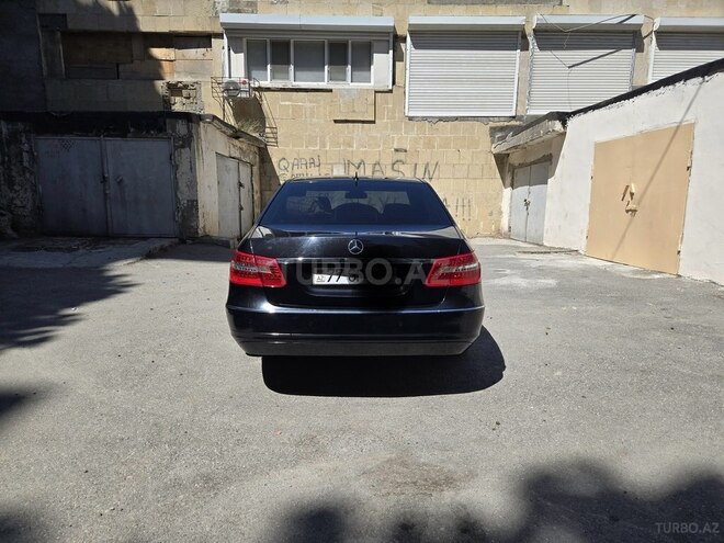 Mercedes E 220-2