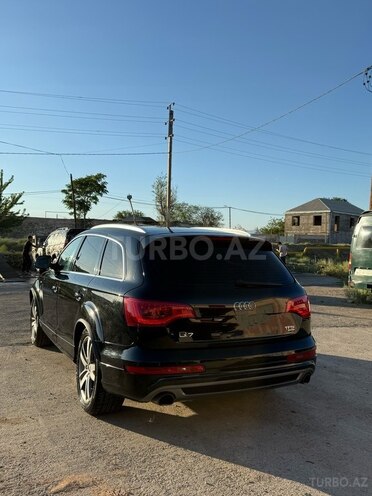 Audi Q7-7