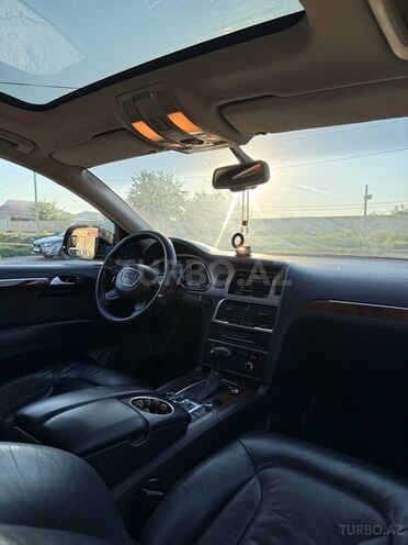 Audi Q7-3