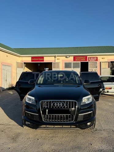 Audi Q7-5