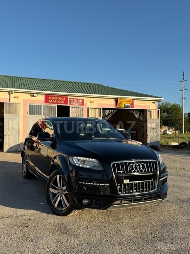 Audi Q7-1