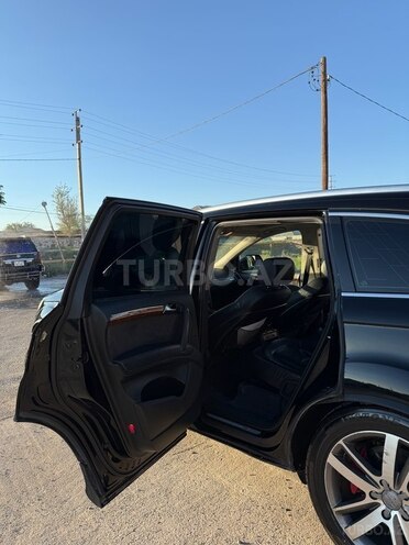 Audi Q7-9