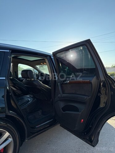 Audi Q7-8