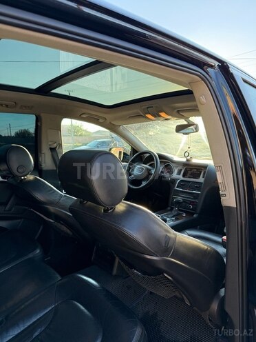 Audi Q7-6